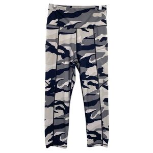 Nine West Active Camo Print Cropped Leggings